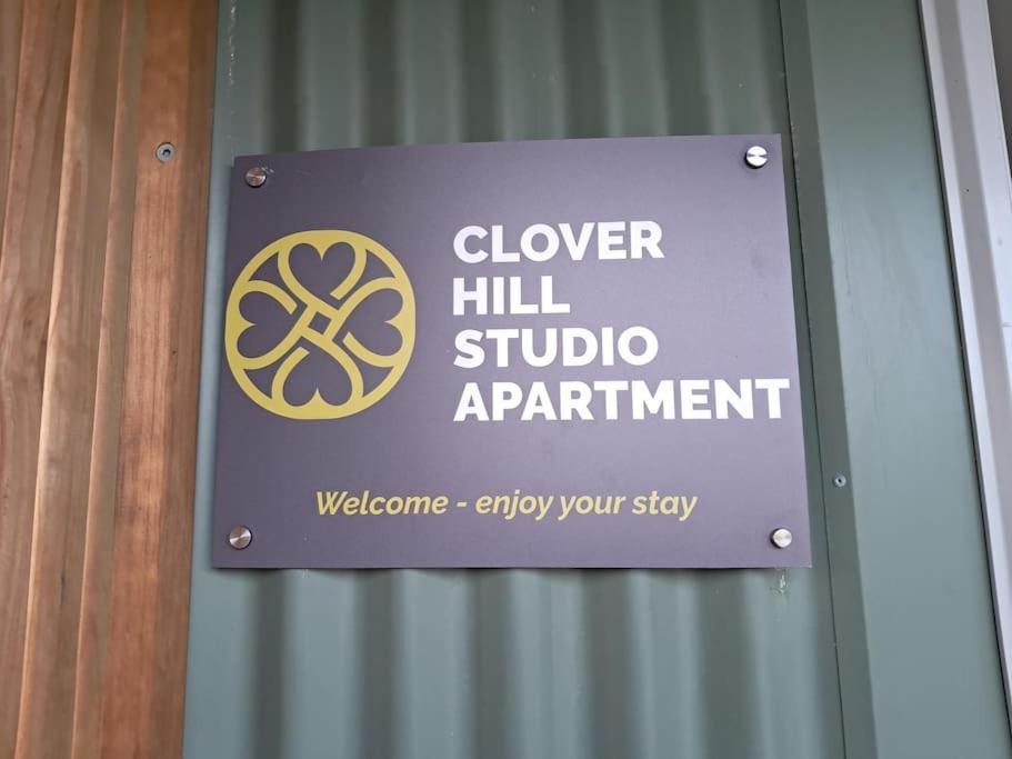 Clover Hill Studio Apartment Milton Exterior photo